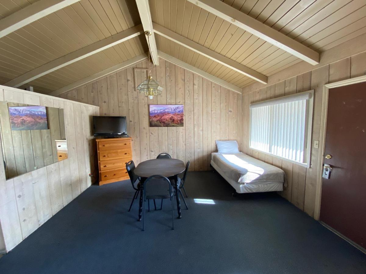 Bristlecone Motel Big Pine Exterior foto